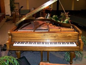 Pianos antiguos. La realidad de los pianos antiguos y como venderlos
